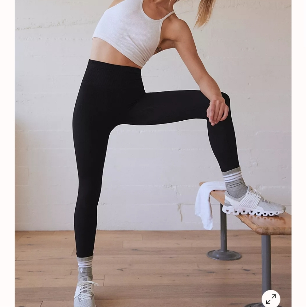 NWT FP MOVEMENT BLACK Ultra High-Rise 7/8 Happiness Runs Leggings